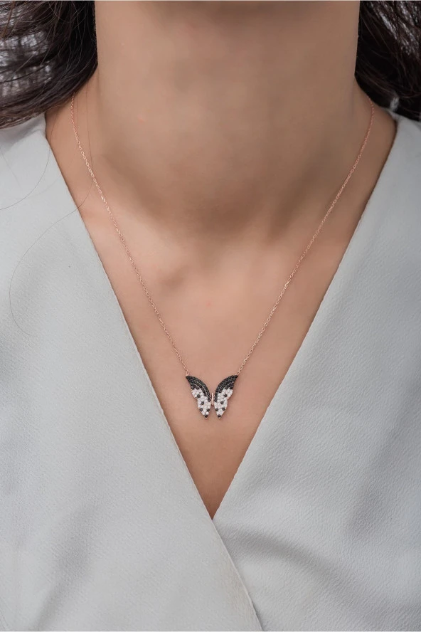 925 Ayar Gümüş Benekli Model Kelebek Kolye ürün görseli