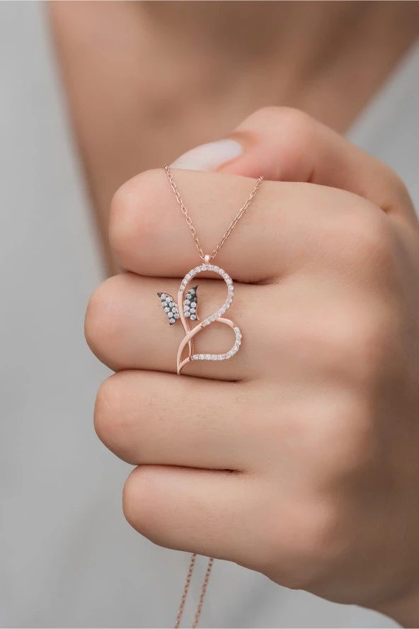 925 Ayar Gümüş Kelebek Detaylı Kalp Kolye ürün görseli