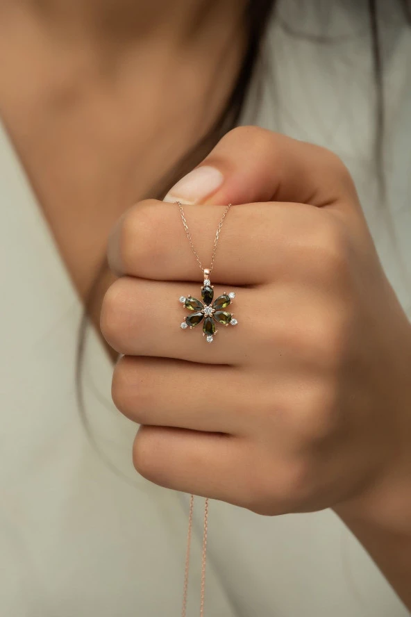 925 Ayar Gümüş Rose Mistik Topaz Taşlı Çiçek Kolye ürün görseli