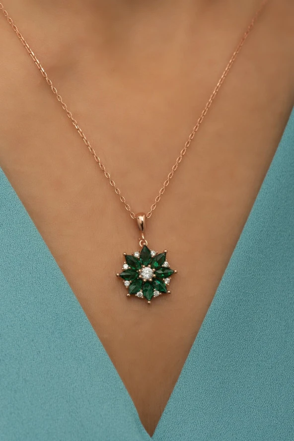 925 Ayar Gümüş Yeşil Taşlı Lotus Çiçeği Kolye - Resim 2