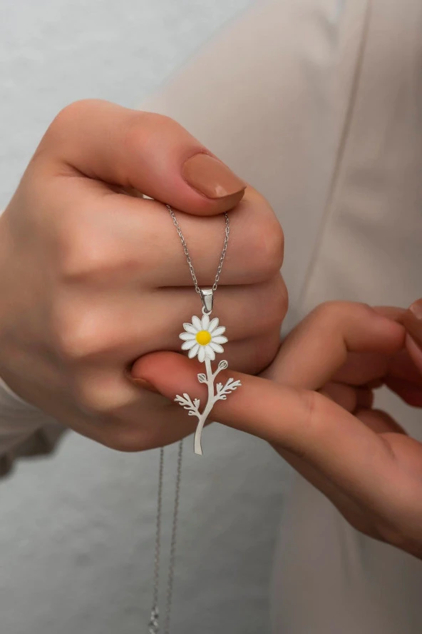 925 Ayar Gümüş Dalında Papatya Kolye ürün görseli