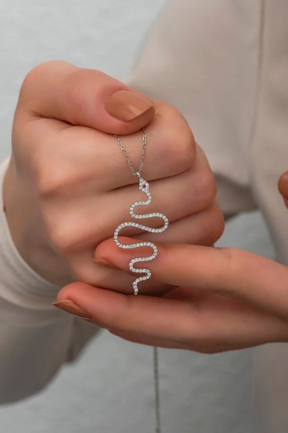 925 Ayar Gümüş Rodyumlu Zirkon Taşlı Yılan Kolye ürün görseli