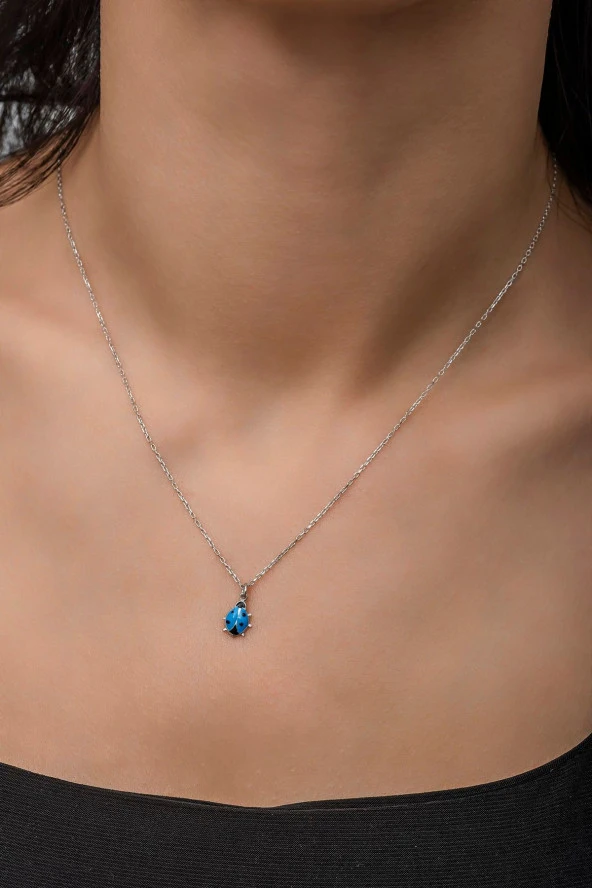 925 Ayar Gümüş Rodyumlu Mavi Mineli Uğur Böceği Kolye ürün görseli