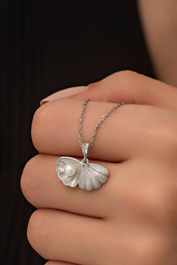 925 Ayar Gümüş Rodyumlu İncili İstiridye Kolye ürün görseli