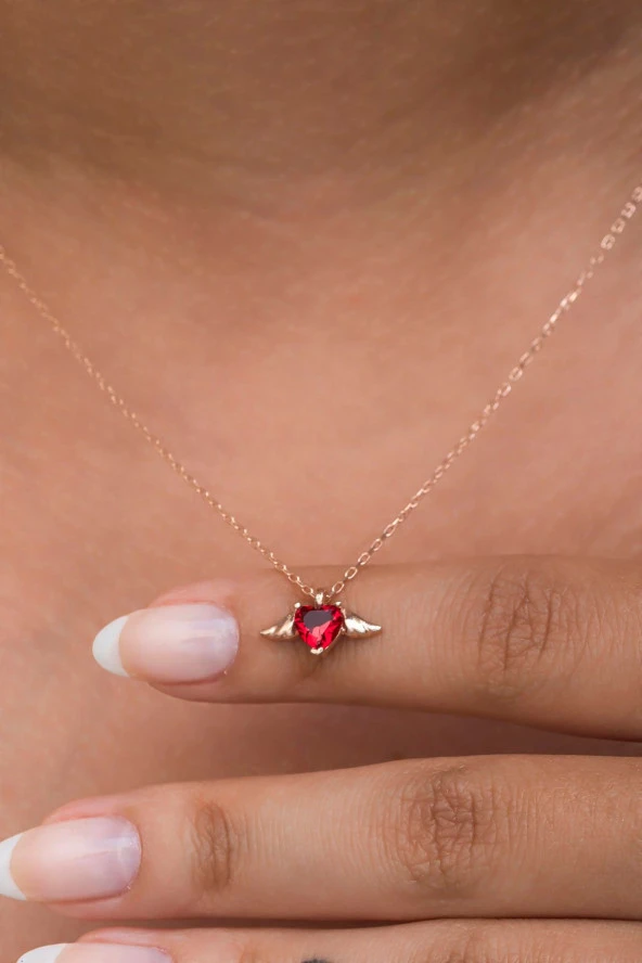 925 Ayar Gümüş Kırmızı Taşlı Uçuşan Kalp Kolye ürün görseli