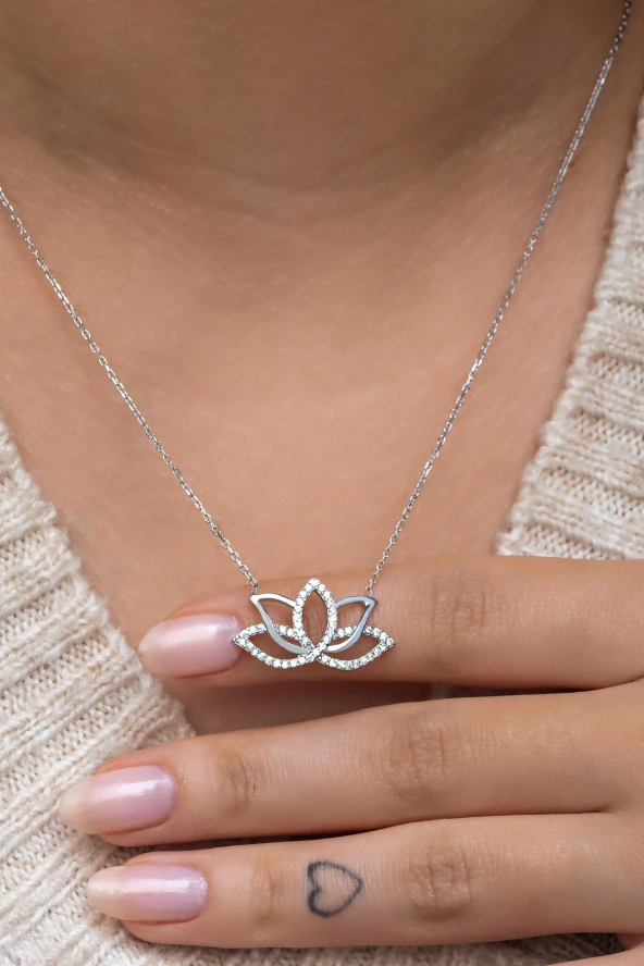 925 Ayar Gümüş Rodyumlu Lotus Çiçeği Kolye ürün görseli