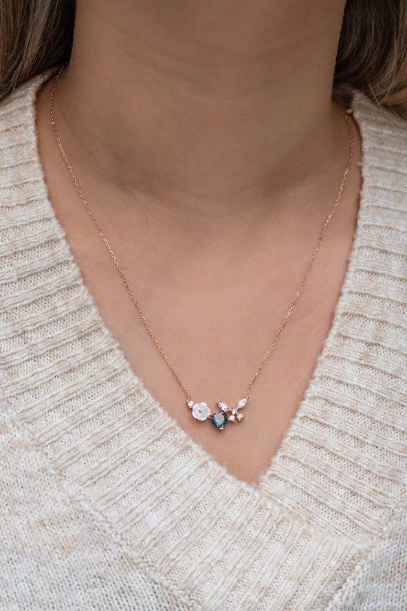 925 Ayar Gümüş Manolya Çiçeği Mistik Topaz Taşlı Kalp Yusufcuk Kolye ürün görseli