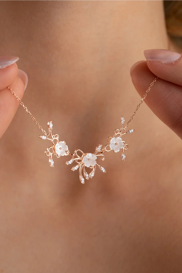 925 Ayar Gümüş Rose 3'Lü Filizlenmiş Manolya Çiçeği  Kolye ürün görseli