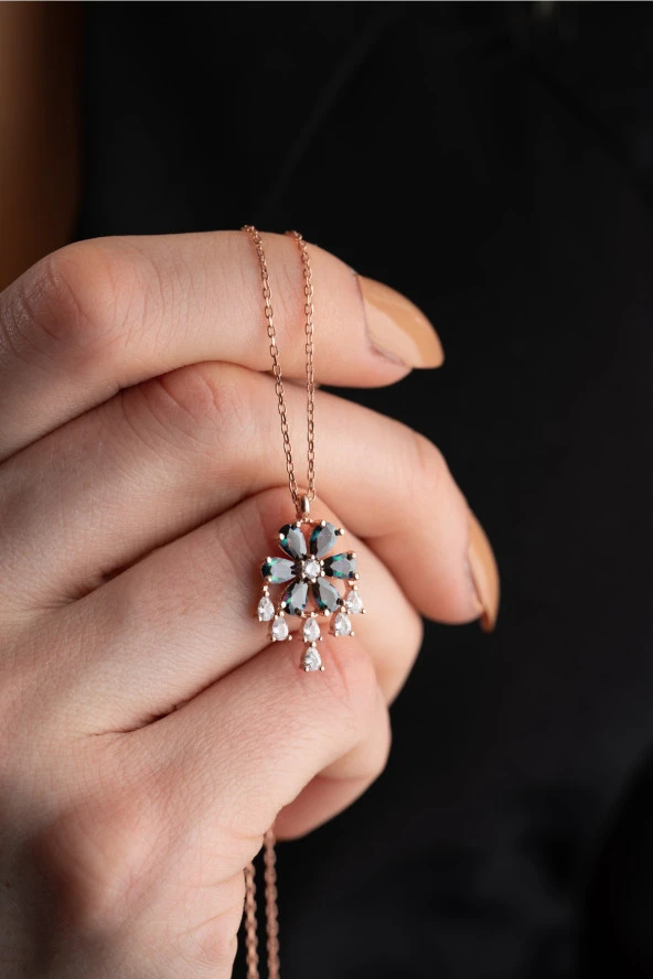 925 Ayar Gümüş Sallantılı Model Mistik Topaz Taşlı Çiçek Kolye ürün görseli