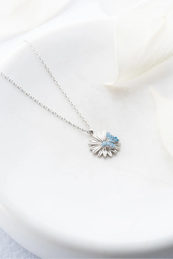 925 Ayar Gümüş Rodyumlu Mavi Taşlı Kelebek Detaylı Çiçek  Kolye ürün görseli