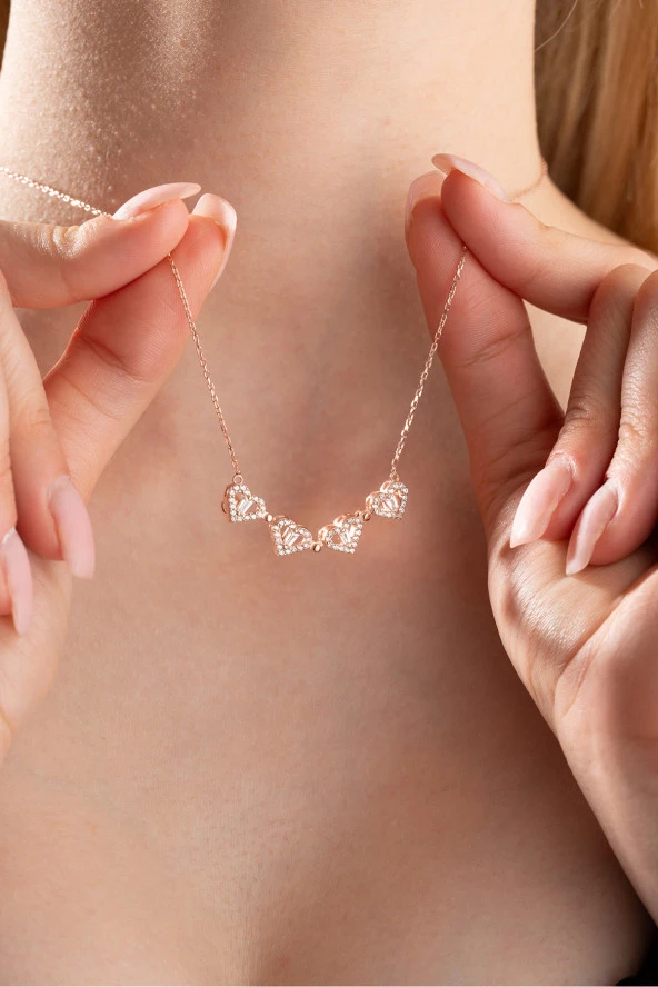 925 Ayar Gümüş Mıknatıslı Açılır Kapanır Rose Yonca Kolye ürün görseli