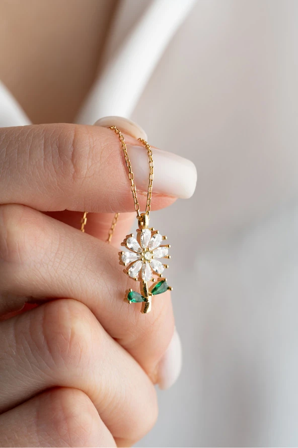 925 Ayar Gümüş Gold Kaplama Beyaz Zirkon Taşlı Kır çiçeği Kolye ürün görseli