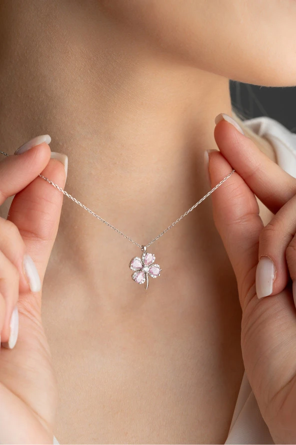 925 Ayar Gümüş Rodyumlu Pembe Taşlı Dört Yapraklı Şans Yonca Kolye ürün görseli