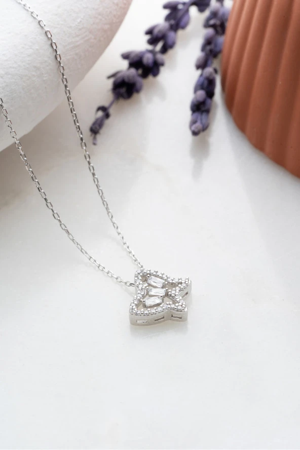 925 Ayar Gümüş Rodyumlu Baget Taşlı Kelebek Kolye ürün görseli