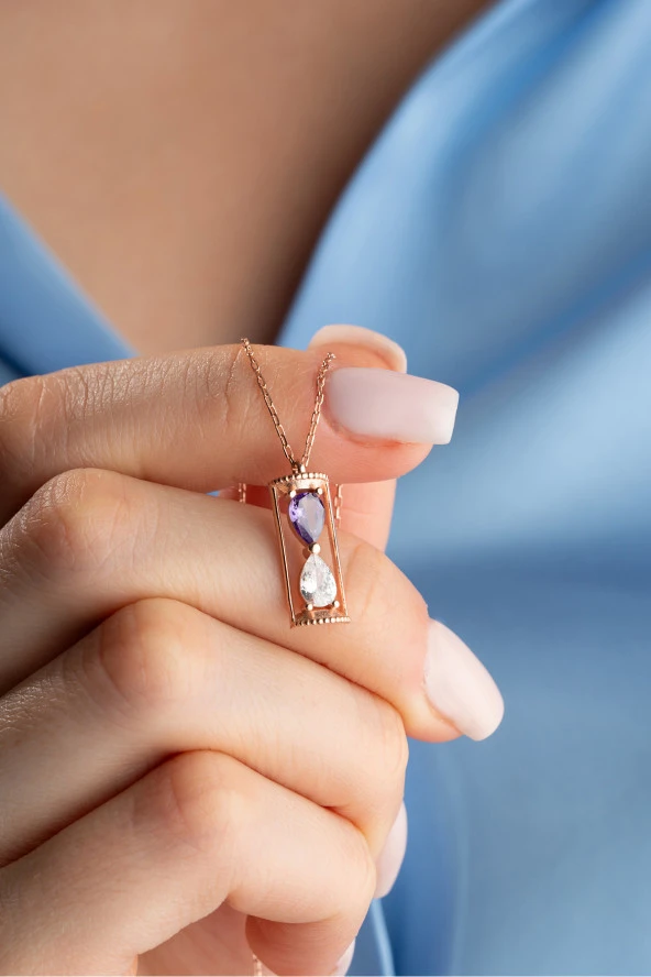 925 Ayar Gümüş Rose Kaplama Mor Taşlı Kum Saati Kolye ürün görseli