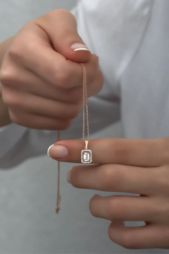 925 Ayar Gümüş Rose Baget Tektaş Kolye ürün görseli