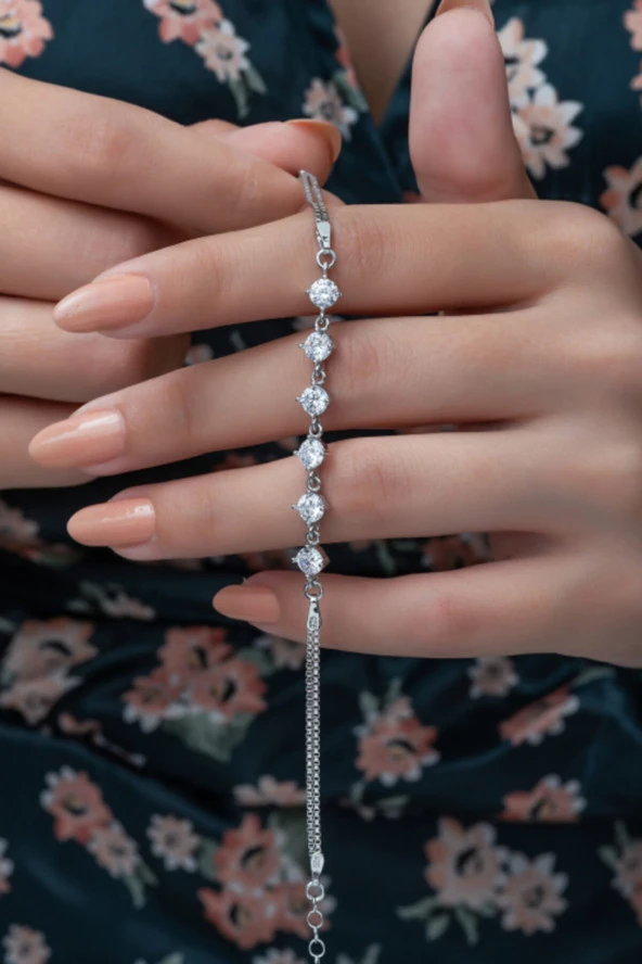 925 Ayar Zirkon Taşlı Kadın Gümüş Bileklik ürün görseli