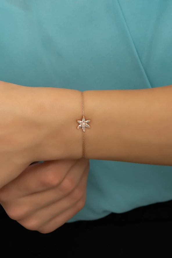 925 Ayar Gümüş Beyaz Taşlı Lotus Çiçeği Bileklik ürün görseli