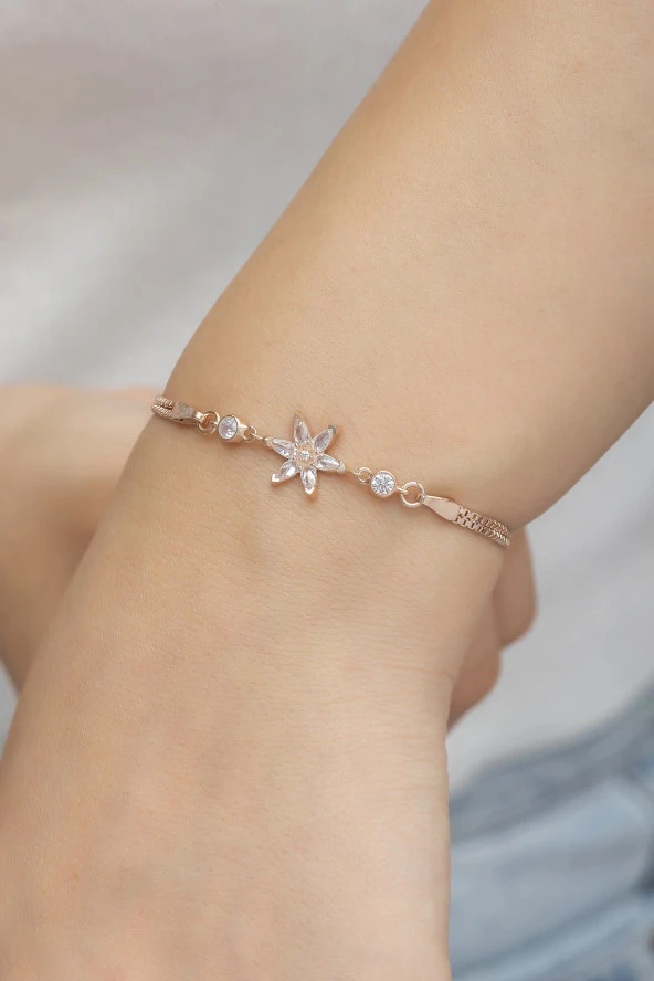 925 Ayar Beyaz Taşlı Lotus Çiçeği Gümüş Bileklik