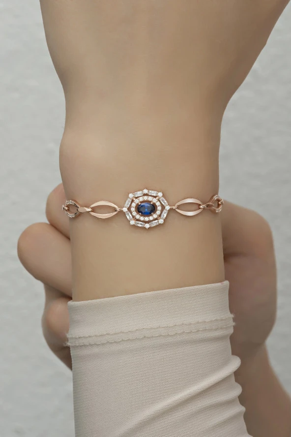 925 Ayar Gümüş Hallow Model Mavi Taşlı Bileklik ürün görseli