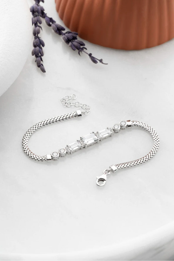 925 Ayar Gümüş Rodyum Kaplama Balık Sırtı Zincirli 3 Baget Taşlı Bileklik ürün görseli