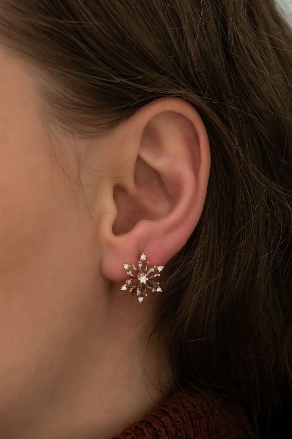 925 Ayar Zultanite Taşlı Çiçek Küpe Kadın Gümüş Küpe ürün görseli