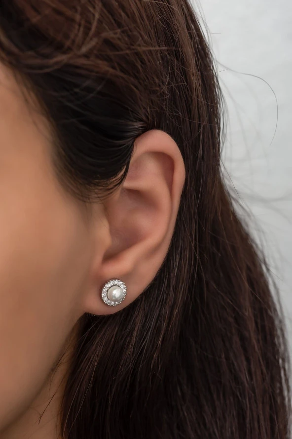 925 Ayar Gümüş Minik Beyaz İncili Tektaş Küpe ürün görseli