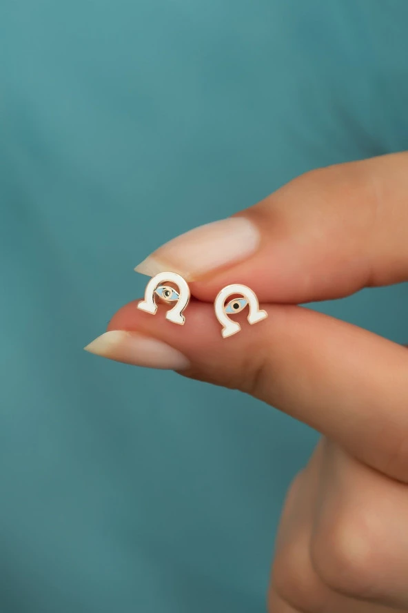 925 Ayar Gümüş Minimal Mineli At Nalı Küpe ürün görseli