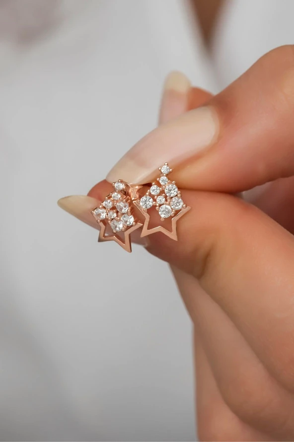 925 Ayar Gümüş Minik Parlayan Yıldız Küpe ürün görseli