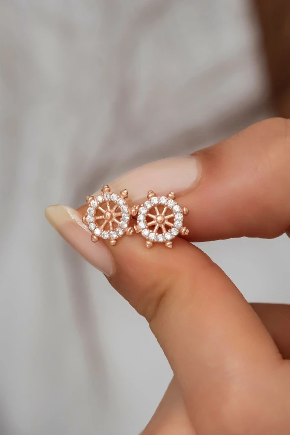 925 Ayar Gümüş Minik Gemi Dümeni Küpe ürün görseli