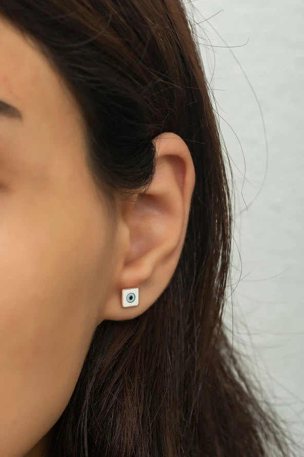 925 Ayar Gümüş Minimal Mineli Kare Model Küpe ürün görseli