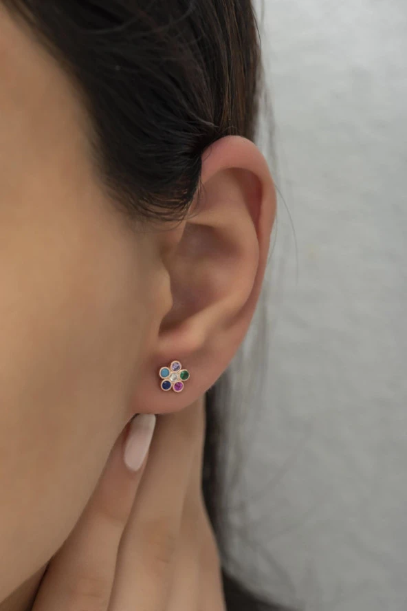 925 Ayar Gümüş Minik Mix Taşlı Kır Çiçeği Küpe ürün görseli