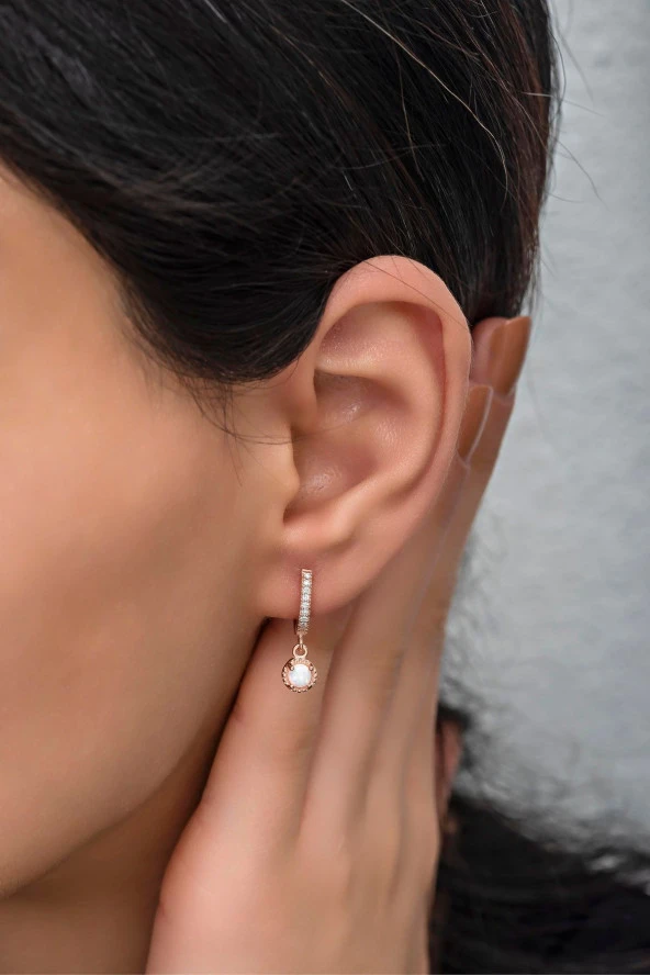 925 Ayar Gümüş Rose Sallantılı Beyaz Opal Tektaş Küpe ürün görseli