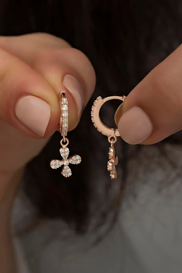 925 Ayar Gümüş Sallantılı Rose Çiçek Küpe ürün görseli