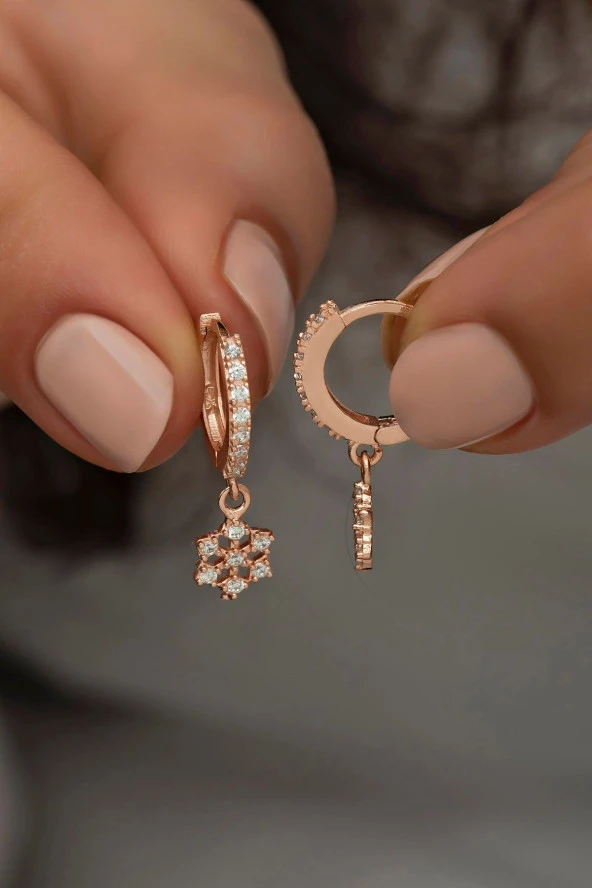 925 Ayar Gümüş Sallantılı Rose Zirkon Kartanesi Küpe ürün görseli