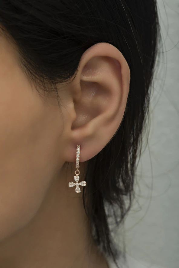 925 Ayar Gümüş Sallantılı Rose Çiçek Küpe - Resim 2