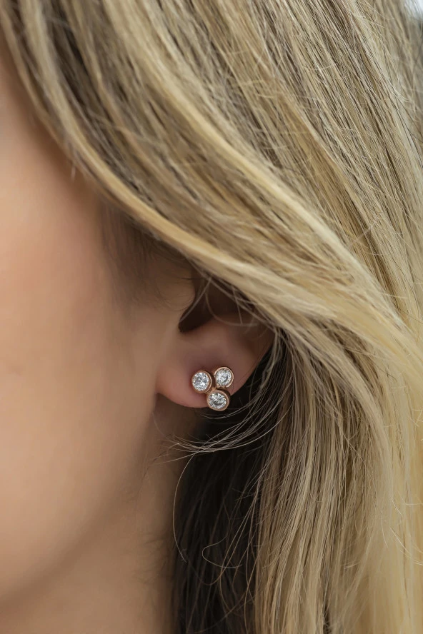 925 Ayar Gümüş Pırlanta Model 3 Taşlı Tria Küpe - Resim 2