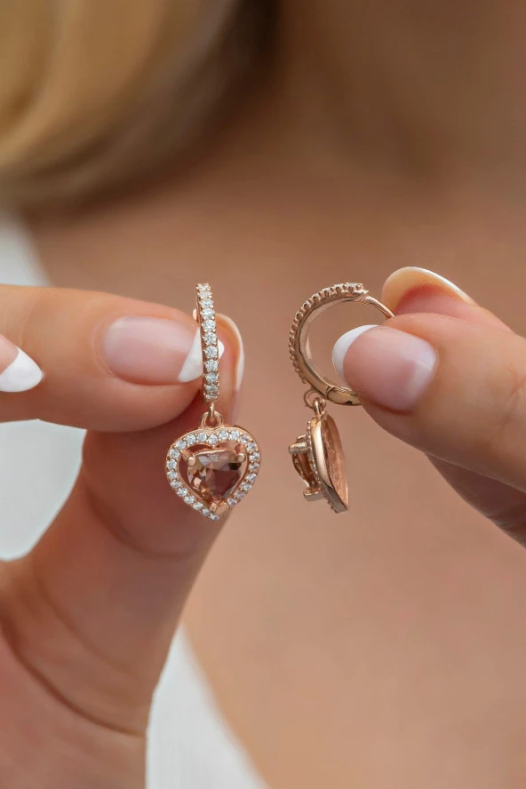 925 Ayar Gümüş Zultanite Taşlı Kalp Küpe ürün görseli