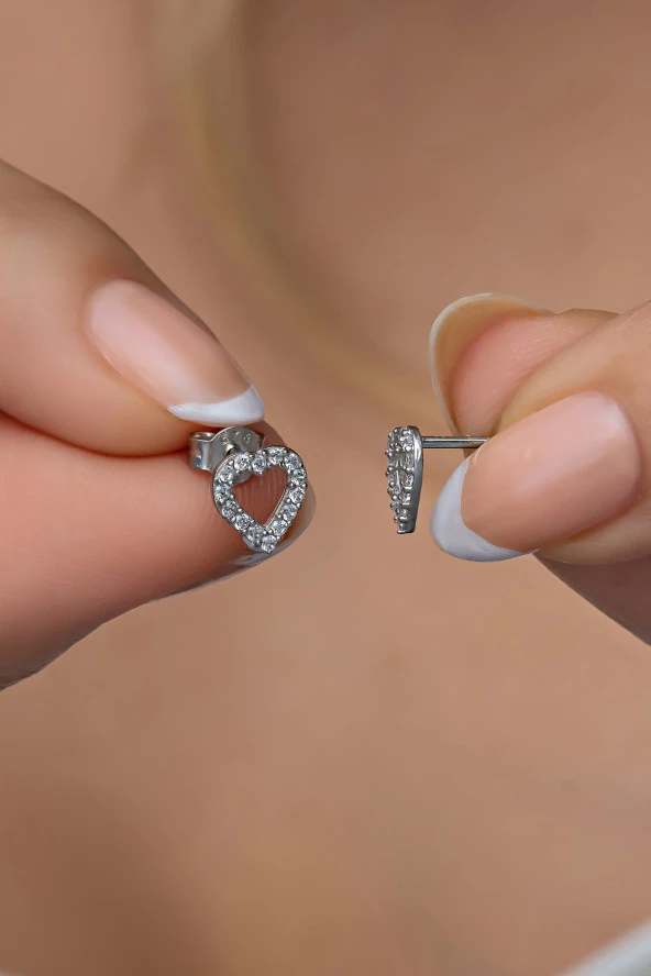 925 Ayar Gümüş Rodyumlu Minik Kalp Küpe ürün görseli