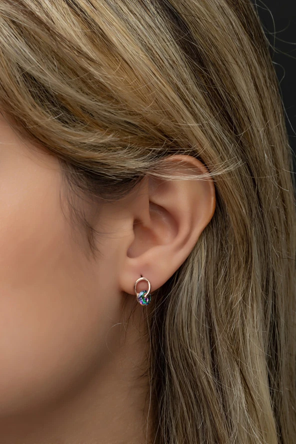 925 Ayar Gümüş Minik Mistik Topaz Tektaş Küpe ürün görseli