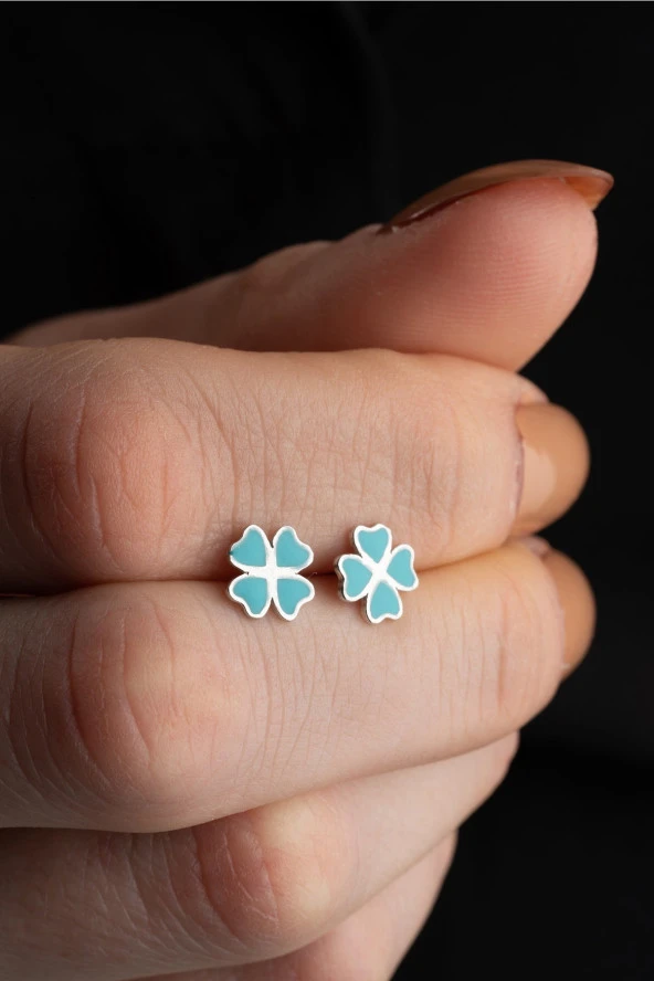 925 Ayar Gümüş Minimal Turkuaz Mineli Yonca Küpe ürün görseli