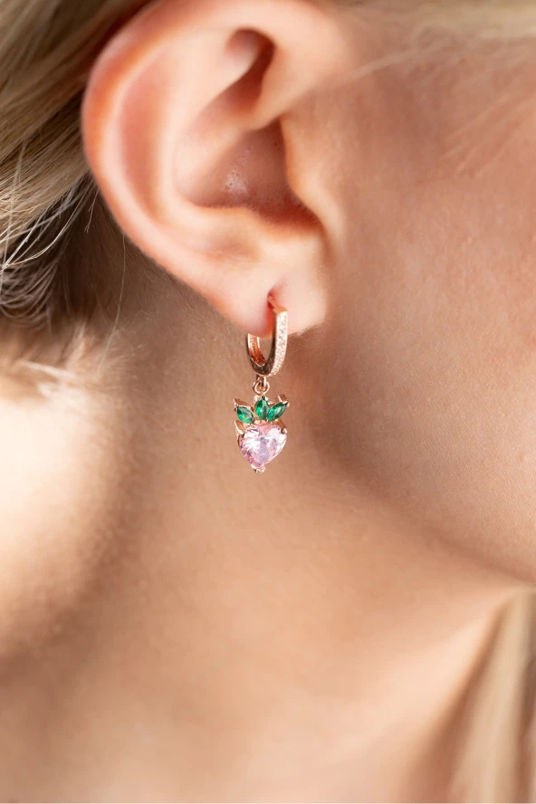 925 Ayar Gümüş Rose Kaplama Sallantılı Pembe Taşlı Çilek Küpe ürün görseli