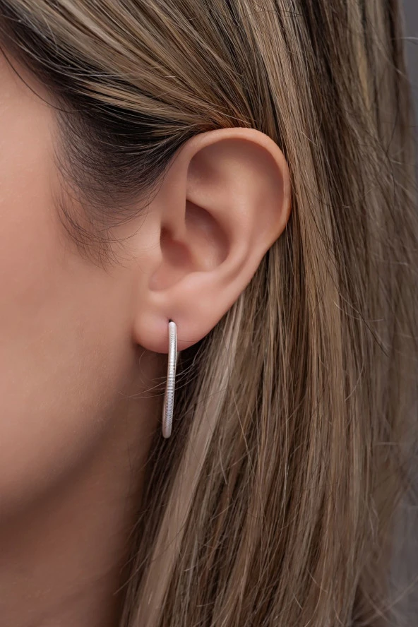 925 Ayar Gümüş Çizgili Tasarım 25 mm Halka Küpe - Resim 3