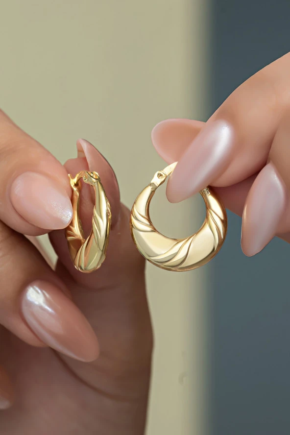 925 Ayar Gümüş Gold Kaplama Taşsız Çizgili Şarnel Küpe ürün görseli