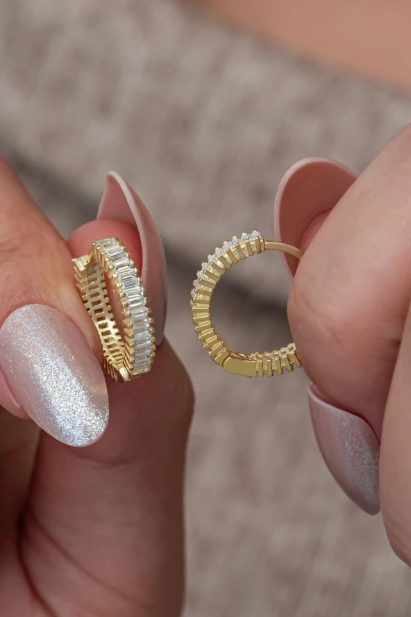 925 Ayar Gümüş Gold Kaplama Baget Taşlı 15 Mm Tamtur Küpe ürün görseli