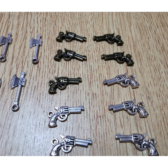 minyatür balta Ve Tabancalar 20 Tane. Lot - 4