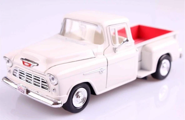 MotorMax 1955 Chevrolet 5100 Stepside 1/24 Beyaz Model Araba