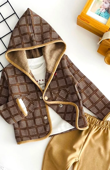 Neşeli Bebekler Kapüşonlu Önden Cepli Çıtçıtlı Hırkalı İki İp Kumaş Üçlü Takım Kahverengi - Resim 2