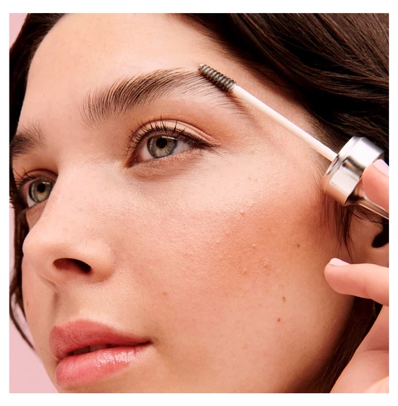 Benefit Cosmetics  Mini Fluff Up Brow Wax - Esnek ve yumuşak kaş sabitleyici - 4