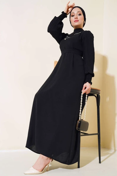 Kol Piliseli Elbise Siyah
